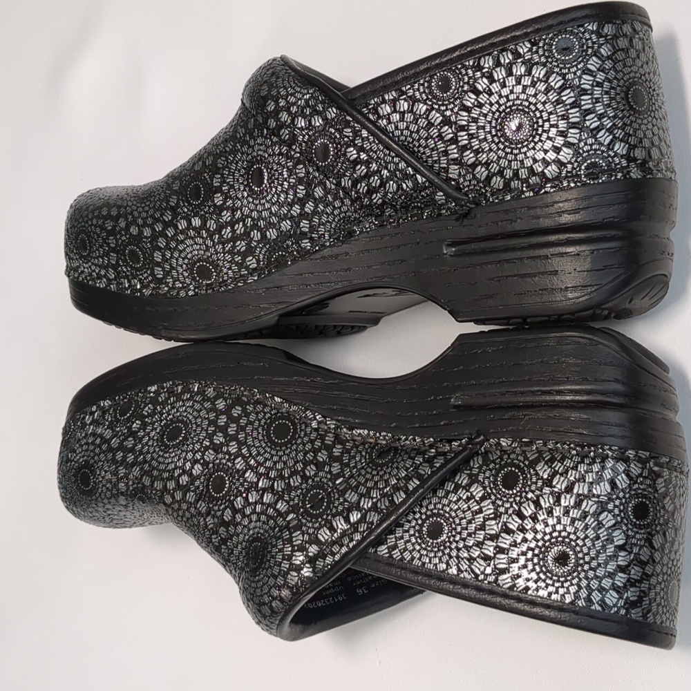 Dansko Pro XP Medallion Metallic Leather Slip Resistant Clog Sz EU 36/US 5.5-6 - Picture 5 of 16
